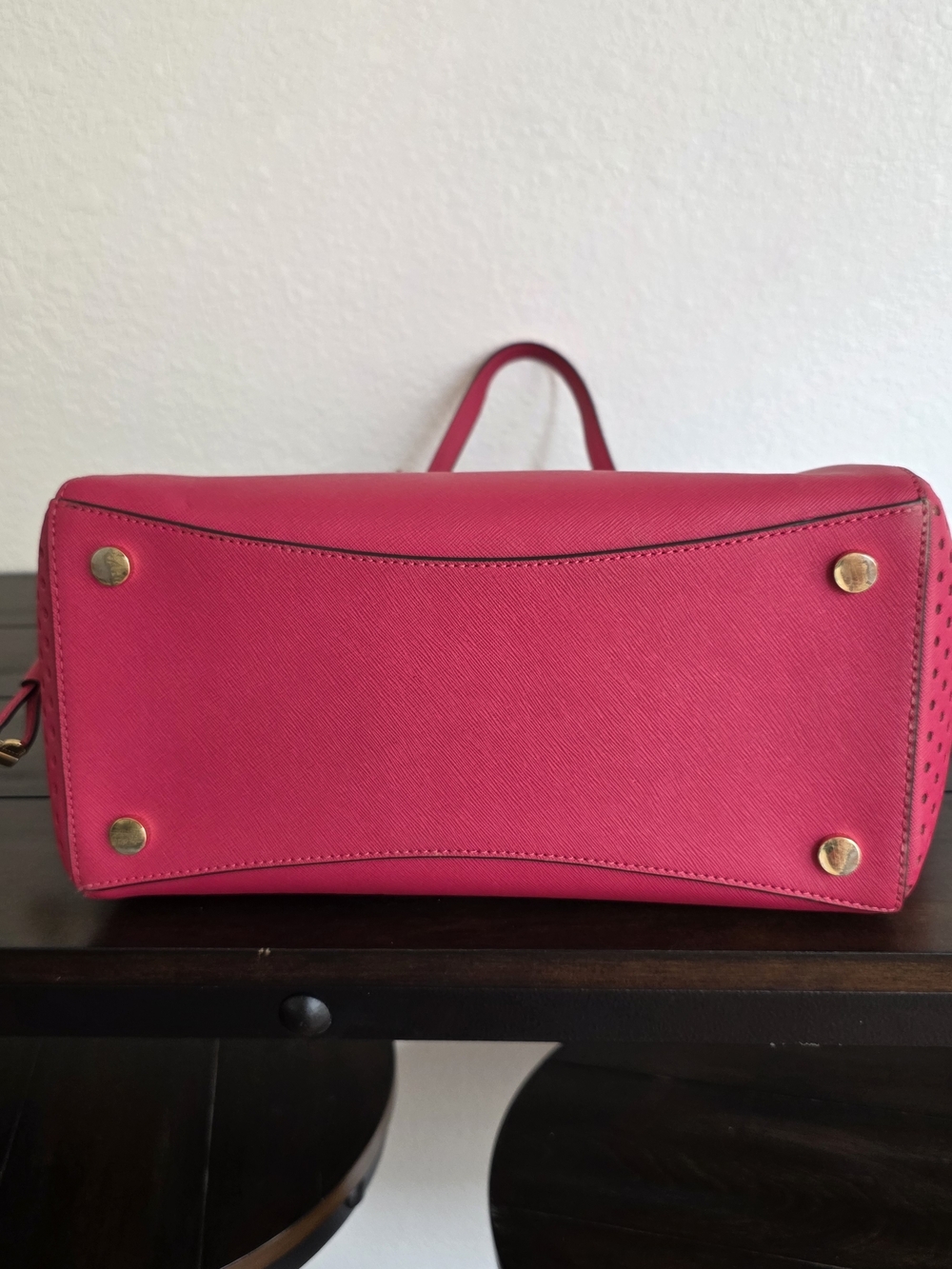 Michael Kors Voyager Pink Saffiano Leather Tote With Gold Accents - Picture 6 of 9